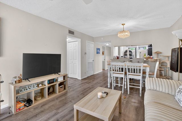3939 NE 5th Avenue C102, Boca Raton, FL 33431