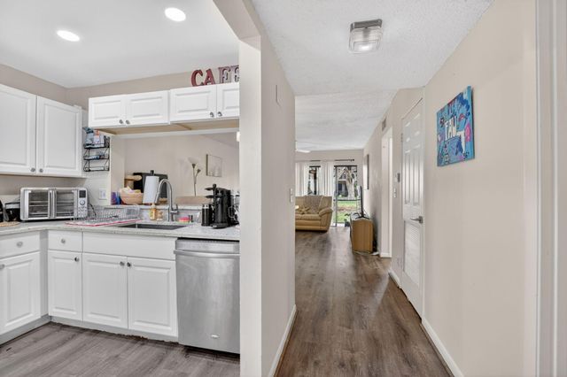3939 NE 5th Avenue C102, Boca Raton, FL 33431
