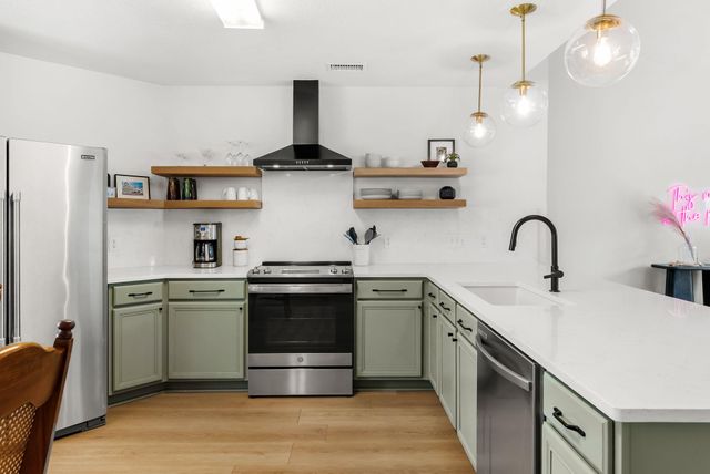 305 Mountain View, Sunrise Beach, TX 78643