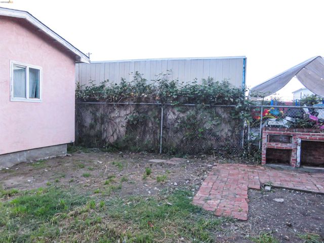 1027 76Th Ave, Oakland, CA 94621