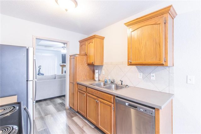 1218 Ashley Drive, Grain Valley, MO 64029