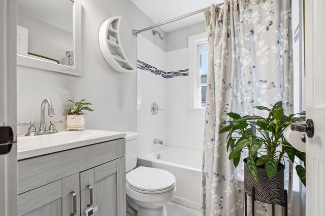 114 Clinton Rd, Weymouth, MA 02189