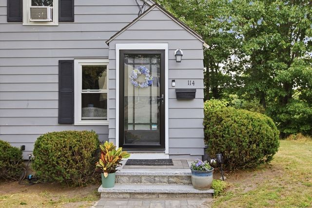 114 Clinton Rd, Weymouth, MA 02189