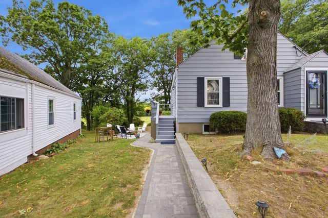 114 Clinton Rd, Weymouth, MA 02189