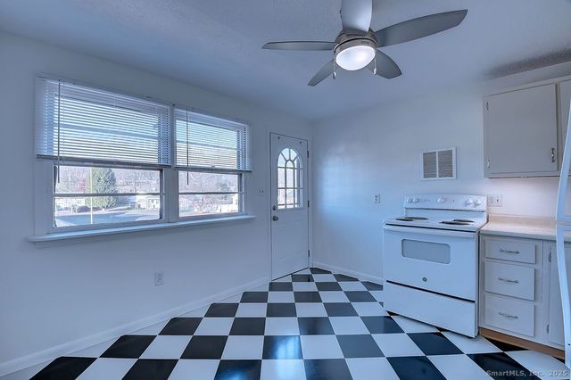 139 Phyllis Drive, Naugatuck, CT 06770