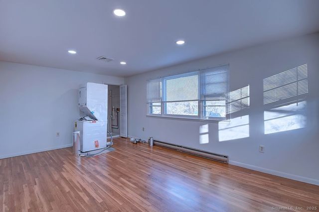 139 Phyllis Drive, Naugatuck, CT 06770