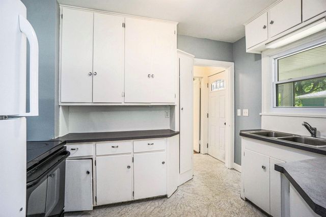 7907 Lovers Lane, Portage, MI 49002