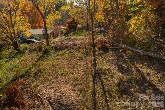13 Bassett Road, Asheville, NC 28804