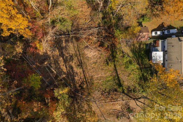 13 Bassett Road, Asheville, NC 28804