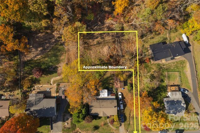 13 Bassett Road, Asheville, NC 28804