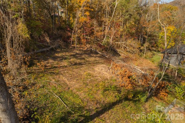 13 Bassett Road, Asheville, NC 28804