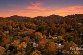 13 Bassett Road, Asheville, NC 28804
