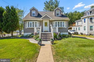 56 S FELLOWSHIP RD, Maple Shade, NJ 08052