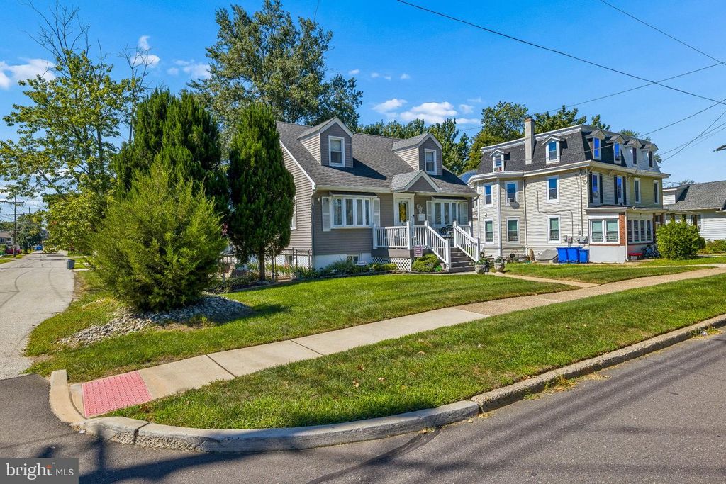 56 S FELLOWSHIP RD, MAPLE SHADE, NJ 08052 — photo 2