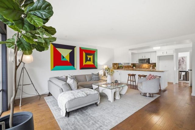 5870 Balmoral Drive, Oakland, CA 94619