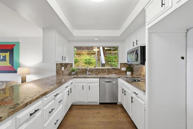 5870 Balmoral Drive, Oakland, CA 94619