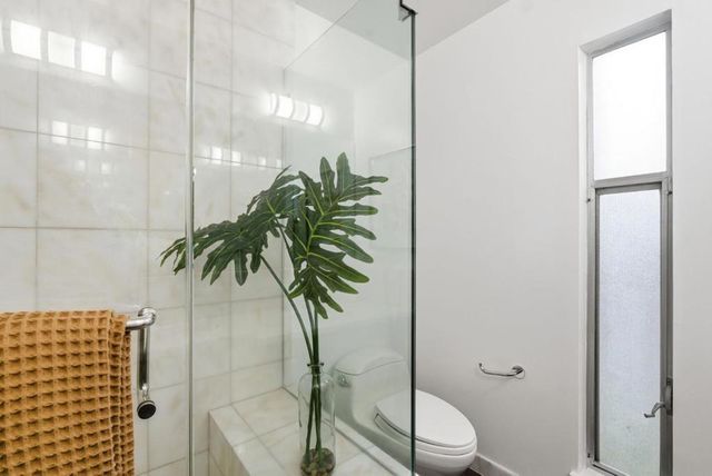 5870 Balmoral Drive, Oakland, CA 94619