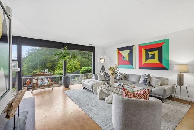 5870 Balmoral Drive, Oakland, CA 94619