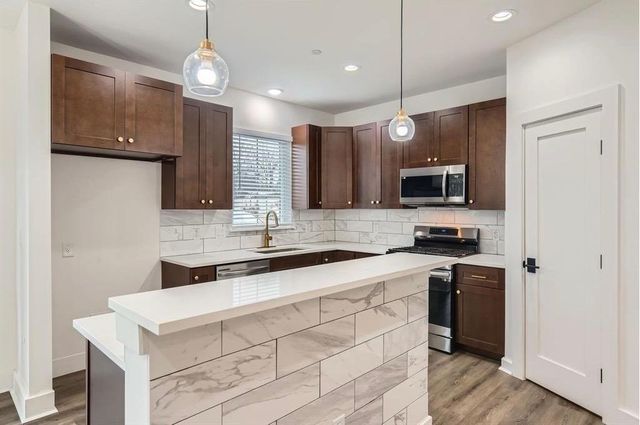 6820 Blue Dawn TRL 101, Austin, TX 78744