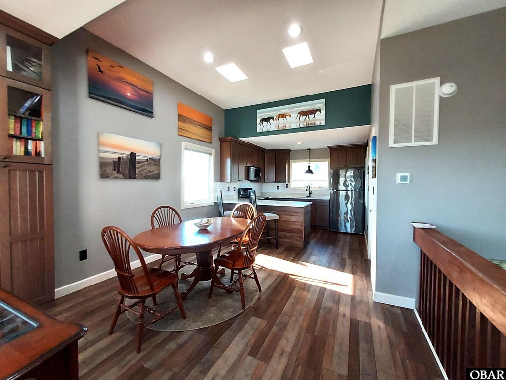 Image 13 of property listing at 1801 S Virginia Dare Trl Unit 9, Kill Devil Hills, NC 27948