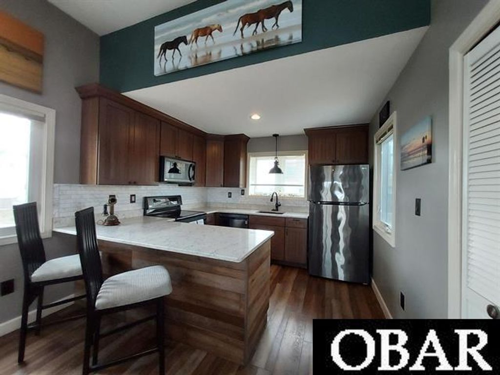 Image 15 of property listing at 1801 S Virginia Dare Trl Unit 9, Kill Devil Hills, NC 27948