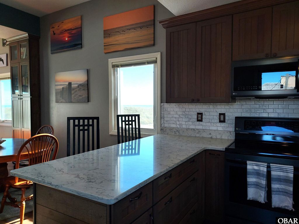 Image 16 of property listing at 1801 S Virginia Dare Trl Unit 9, Kill Devil Hills, NC 27948