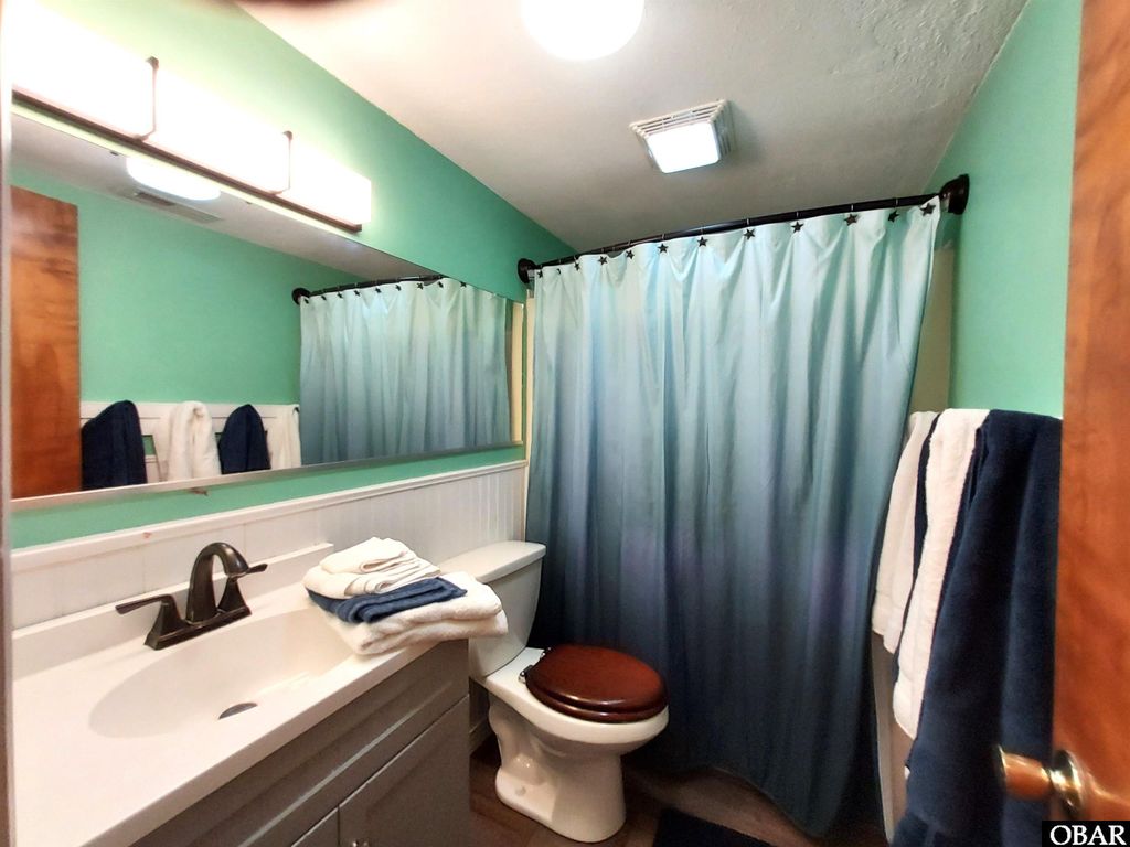 Image 21 of property listing at 1801 S Virginia Dare Trl Unit 9, Kill Devil Hills, NC 27948