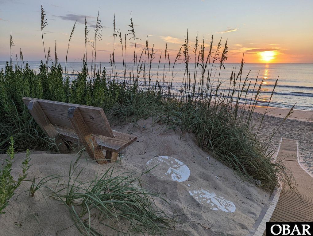 Image 6 of property listing at 1801 S Virginia Dare Trl Unit 9, Kill Devil Hills, NC 27948