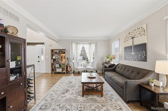 1090 Polo Drive, South Lyon, MI 48178