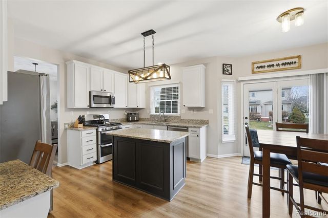 1090 Polo Drive, South Lyon, MI 48178