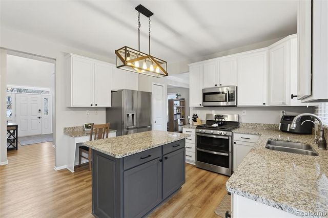 1090 Polo Drive, South Lyon, MI 48178