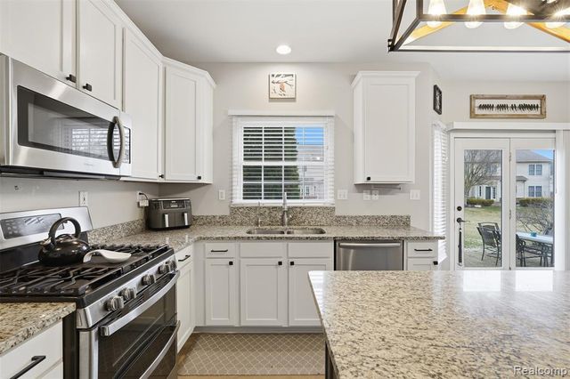 1090 Polo Drive, South Lyon, MI 48178