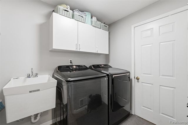 1090 Polo Drive, South Lyon, MI 48178