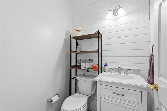 1090 Polo Drive, South Lyon, MI 48178