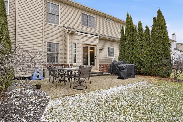 1090 Polo Drive, South Lyon, MI 48178