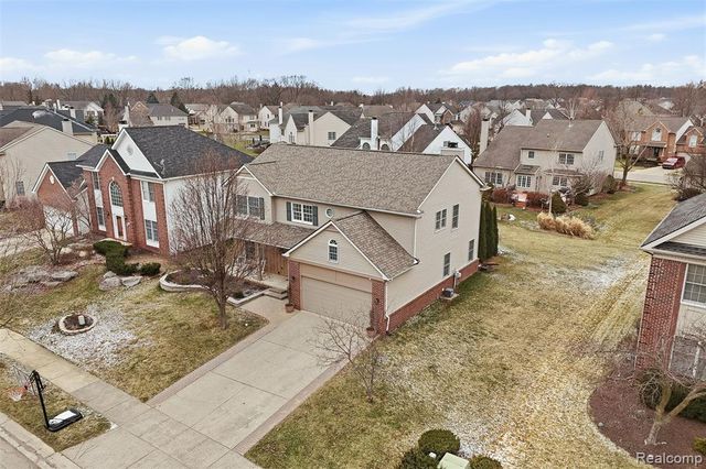 1090 Polo Drive, South Lyon, MI 48178