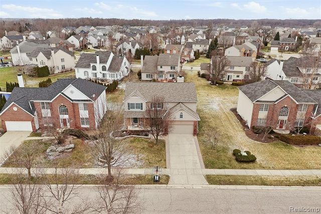 1090 Polo Drive, South Lyon, MI 48178