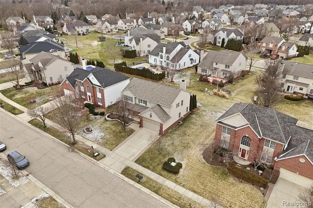 1090 Polo Drive, South Lyon, MI 48178