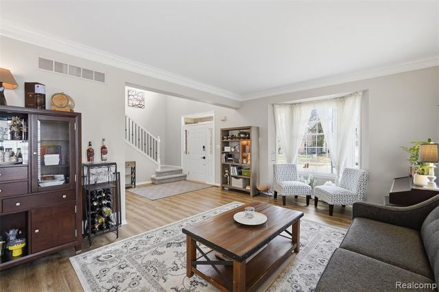 1090 Polo Drive, South Lyon, MI 48178