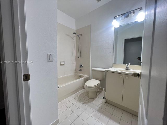 8564 SW 214th Way, Cutler Bay, FL 33189