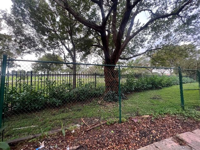 8564 SW 214th Way, Cutler Bay, FL 33189