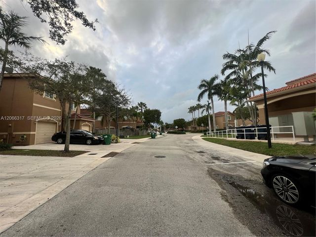 8564 SW 214th Way, Cutler Bay, FL 33189
