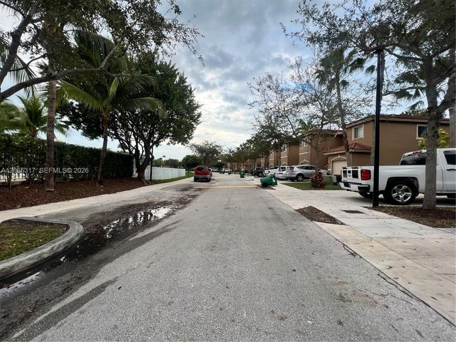 8564 SW 214th Way, Cutler Bay, FL 33189