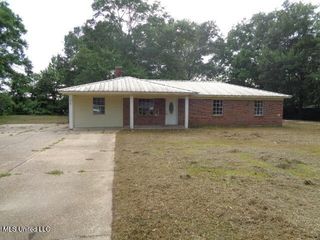 6301 Pioneer Trail, Moss Point, MS 39562