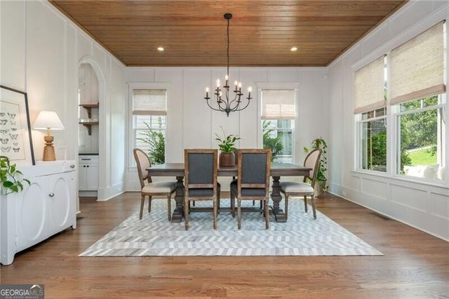 1264 Hayes Drive SE, Smyrna, GA 30080