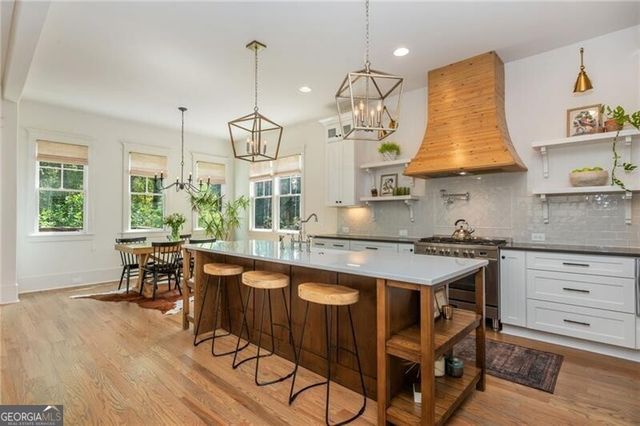1264 Hayes Drive SE, Smyrna, GA 30080