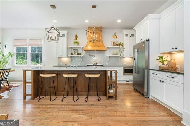 1264 Hayes Drive SE, Smyrna, GA 30080