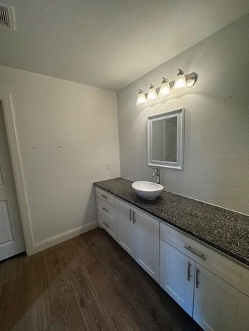 605 W MARTIN LUTHER KING Street, Denison, TX 75020
