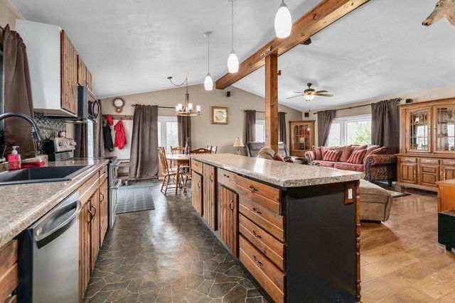 3290 QUARRY DRIVE, Omro, WI 54963