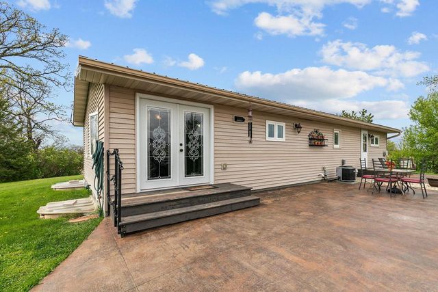 3290 QUARRY DRIVE, Omro, WI 54963